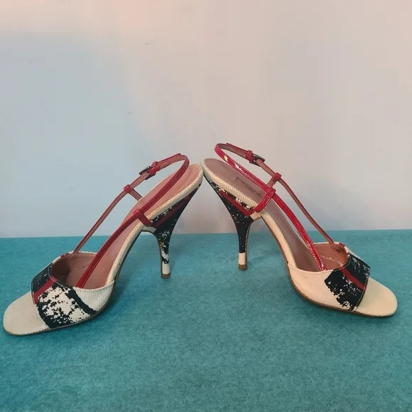 Alaia Slingbacks - Picture 13 of 16
